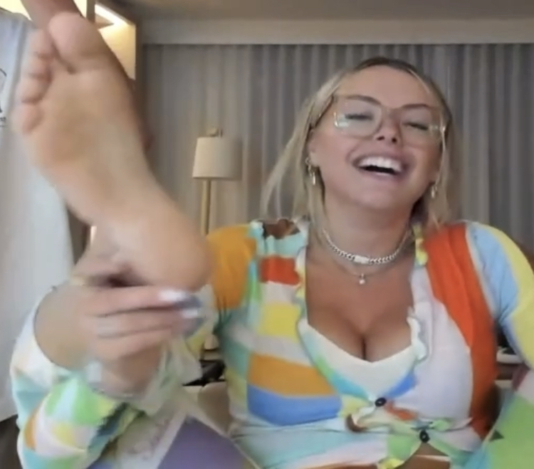 Corinna Kopf Feet